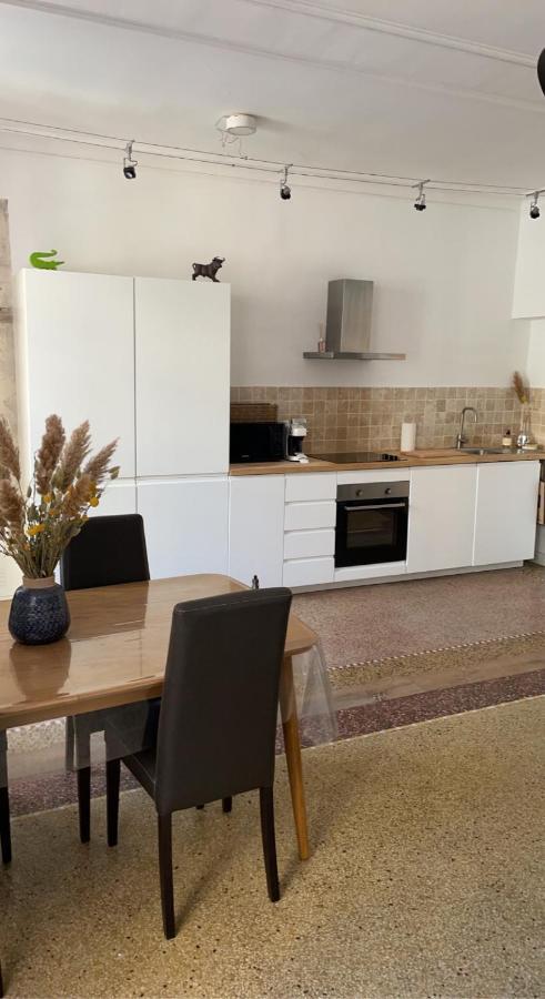 L'Ecrin Des Calquieres Appartement Nîmes Buitenkant foto